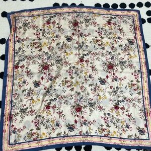 Weekend MaxMara Square scarf